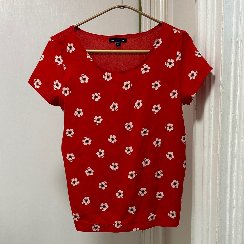 GAP Red Floral Short Sleeve Top